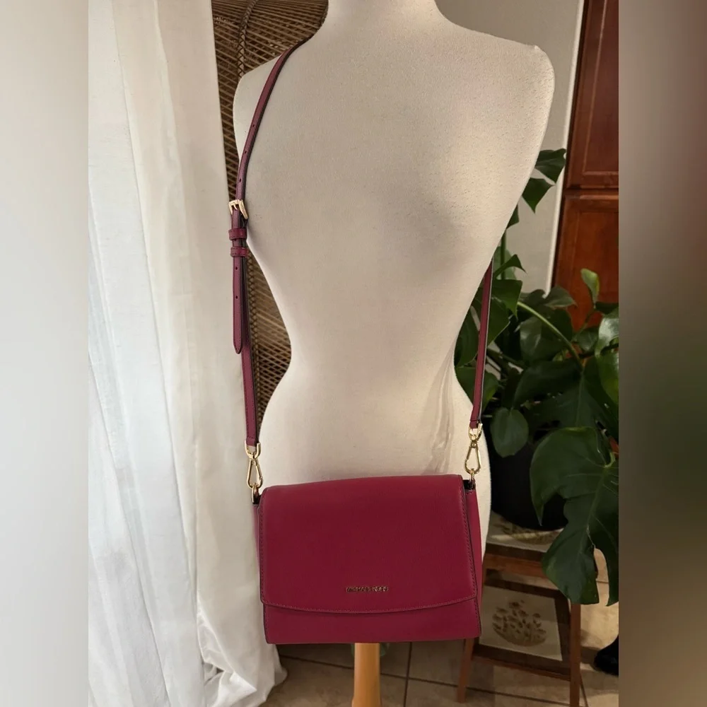 Michael Kors Burgundy Crossbody Bag Ellis‎ medium size